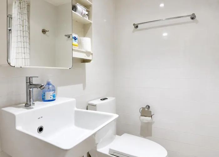 1br 50sqm Walk To Bts Center *